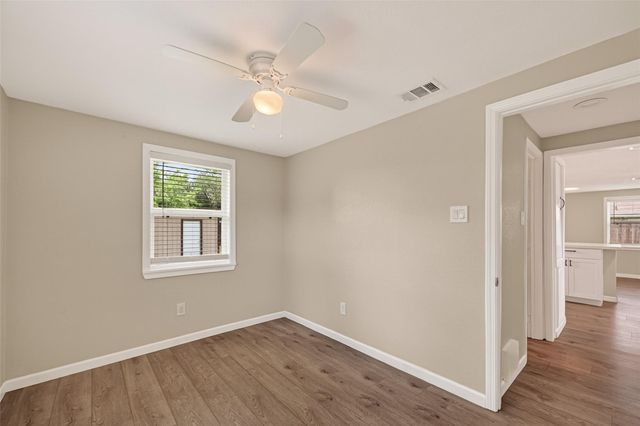 521 N Vionett Lane, Texas City, TX 77591