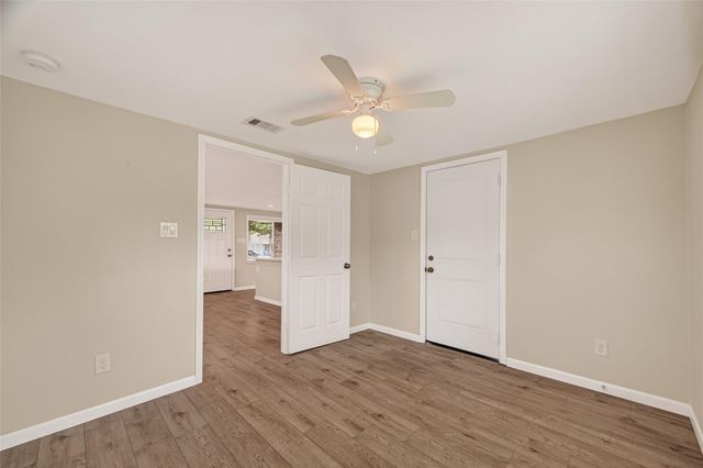 521 N Vionett Lane, Texas City, TX 77591