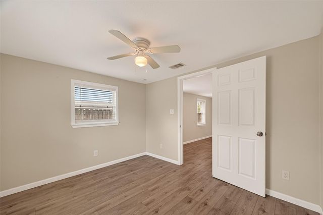 521 N Vionett Lane, Texas City, TX 77591