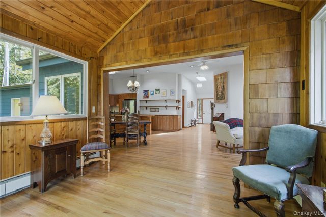 4 Loggers Court, Carmel, NY 10512