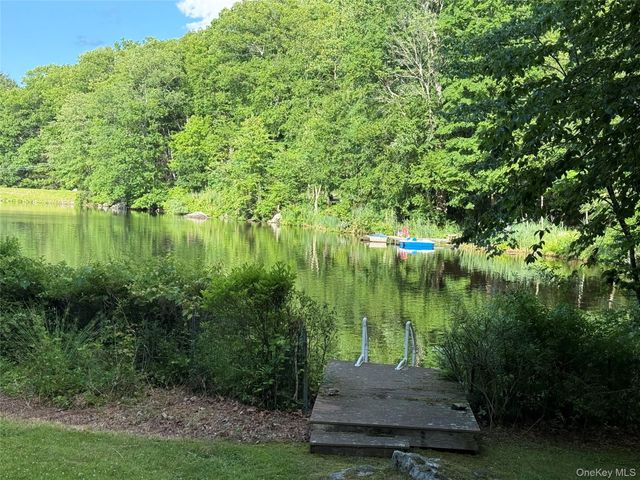 4 Loggers Court, Carmel, NY 10512