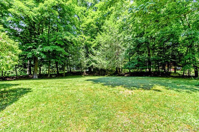 4 Loggers Court, Carmel, NY 10512