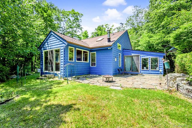 4 Loggers Court, Carmel, NY 10512