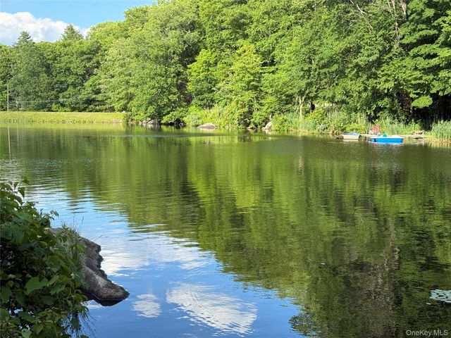 4 Loggers Court, Carmel, NY 10512