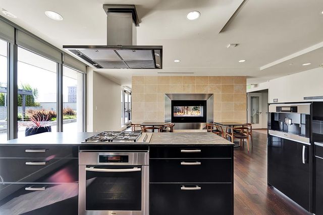 88 E San Fernando Street 1203, San Jose, CA 95113