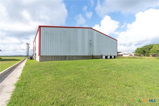 113 Bufkin Lane, Lockhart, TX 78644