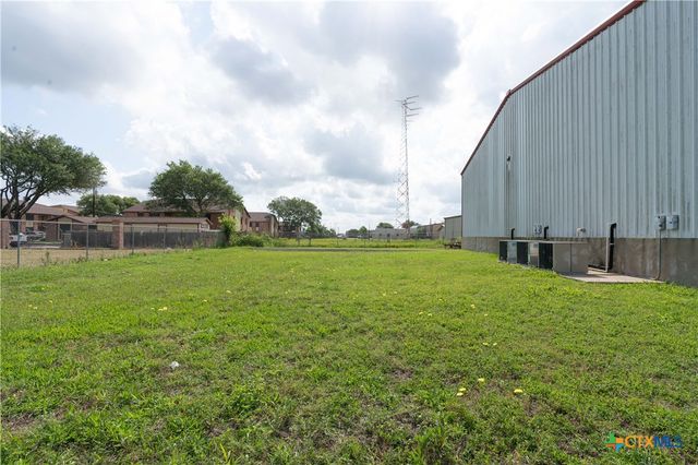 113 Bufkin Lane, Lockhart, TX 78644
