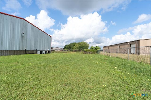 113 Bufkin Lane, Lockhart, TX 78644