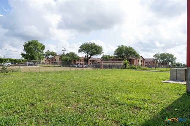 113 Bufkin Lane, Lockhart, TX 78644