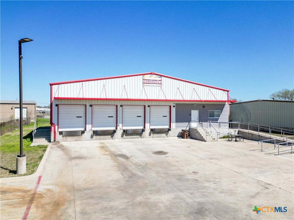 113 Bufkin Lane, Lockhart, TX 78644