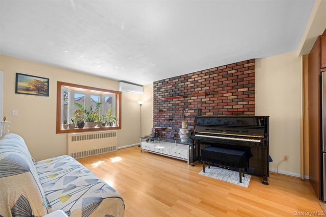 4928 167th Street, Fresh Meadows, NY 11365