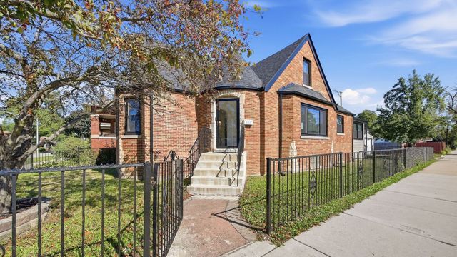 8257 S Blackstone Avenue, Chicago, IL 60619