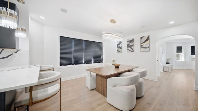 8257 S Blackstone Avenue, Chicago, IL 60619
