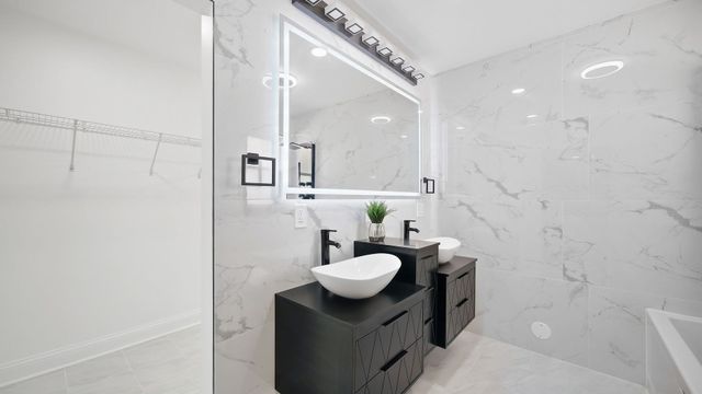 8257 S Blackstone Avenue, Chicago, IL 60619