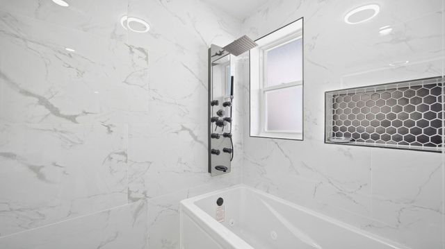 8257 S Blackstone Avenue, Chicago, IL 60619