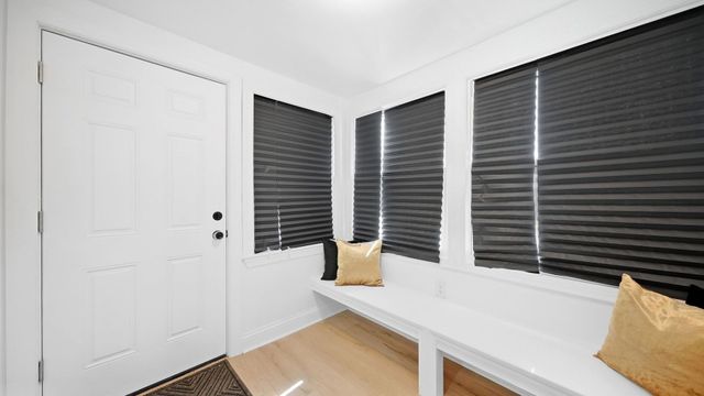 8257 S Blackstone Avenue, Chicago, IL 60619