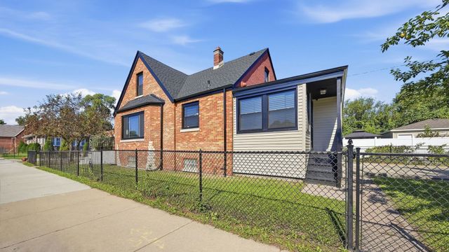 8257 S Blackstone Avenue, Chicago, IL 60619