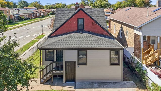 8257 S Blackstone Avenue, Chicago, IL 60619