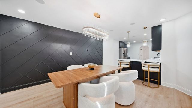 8257 S Blackstone Avenue, Chicago, IL 60619