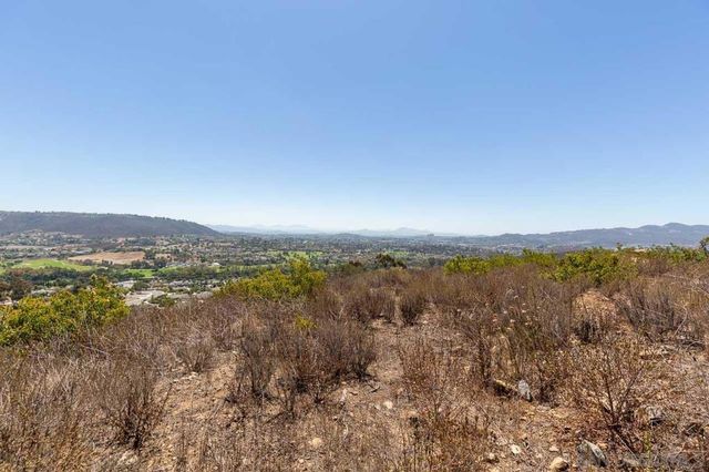 N Twin Oaks Valley Rd, San Marcos, CA 92069