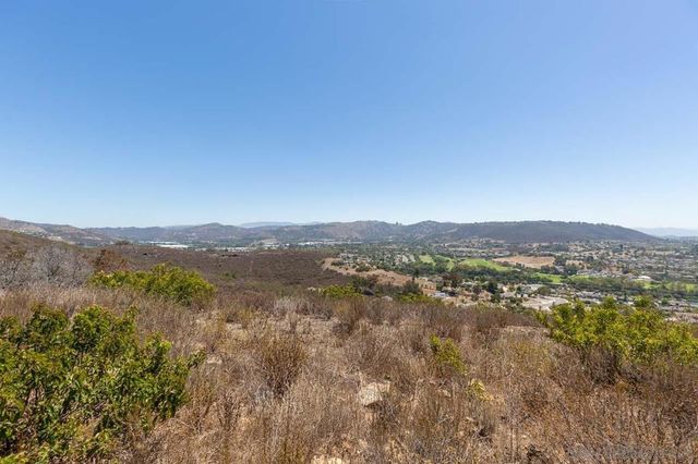 N Twin Oaks Valley Rd, San Marcos, CA 92069