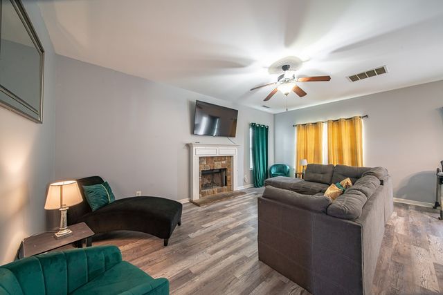 33 Churchill Drive, Fort Mitchell, AL 36856