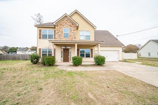 33 Churchill Drive, Fort Mitchell, AL 36856