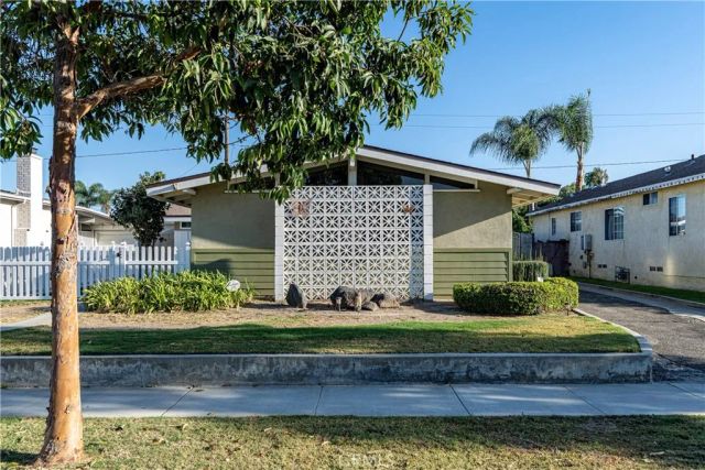 11636 Parkmead Street North, Santa Fe Springs, CA 90670
