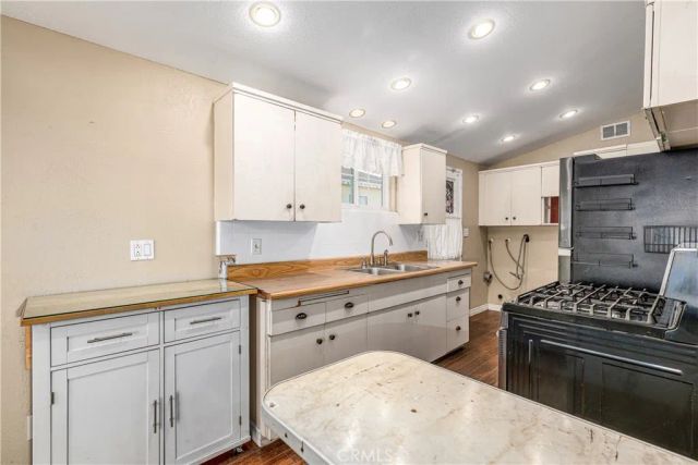 11636 Parkmead Street North, Santa Fe Springs, CA 90670