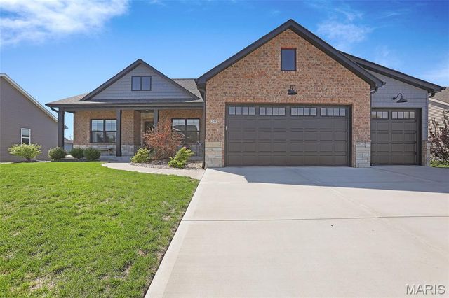 240 Meridian Oaks Drive, Glen Carbon, IL 62034