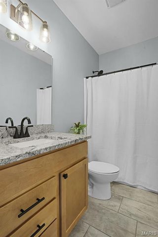240 Meridian Oaks Drive, Glen Carbon, IL 62034