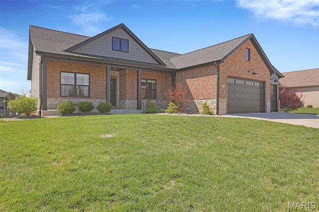 240 Meridian Oaks Drive, Glen Carbon, IL 62034