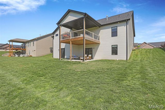 240 Meridian Oaks Drive, Glen Carbon, IL 62034