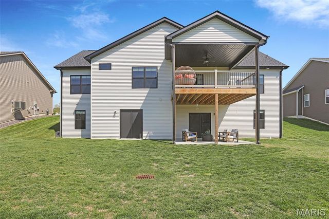 240 Meridian Oaks Drive, Glen Carbon, IL 62034