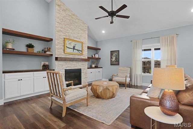 240 Meridian Oaks Drive, Glen Carbon, IL 62034