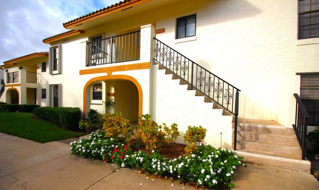 2900 Olivewood Terrace O-203, Boca Raton, FL 33431