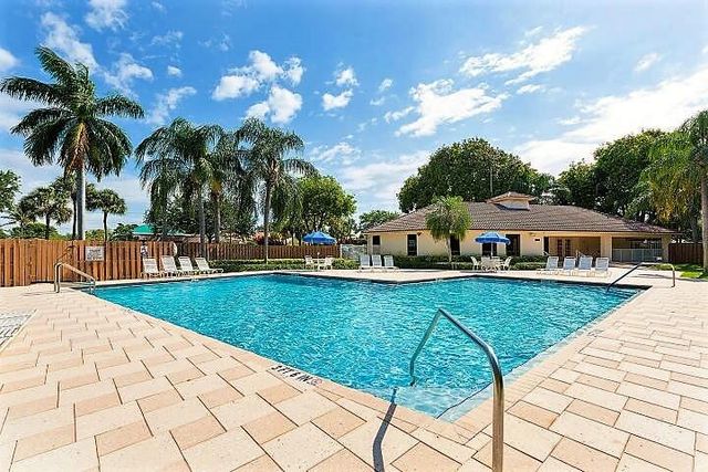 2900 Olivewood Terrace O-203, Boca Raton, FL 33431