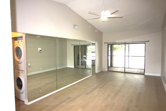 2900 Olivewood Terrace O-203, Boca Raton, FL 33431