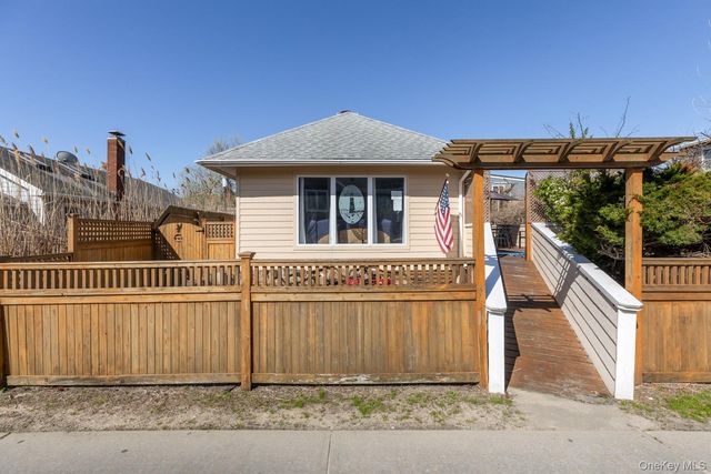 485 Bayberry Walk, Ocean Beach, NY 11770
