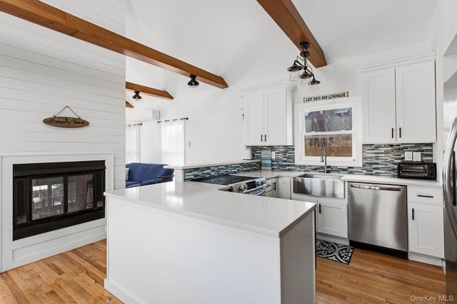 485 Bayberry Walk, Ocean Beach, NY 11770