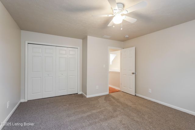 8007 Apple Valley Dr, Louisville, KY 40228