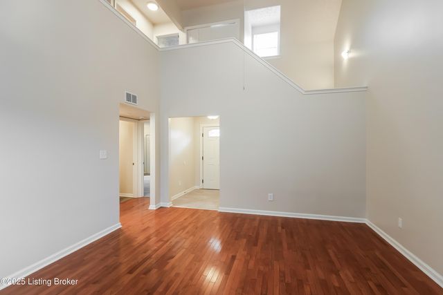 8007 Apple Valley Dr, Louisville, KY 40228