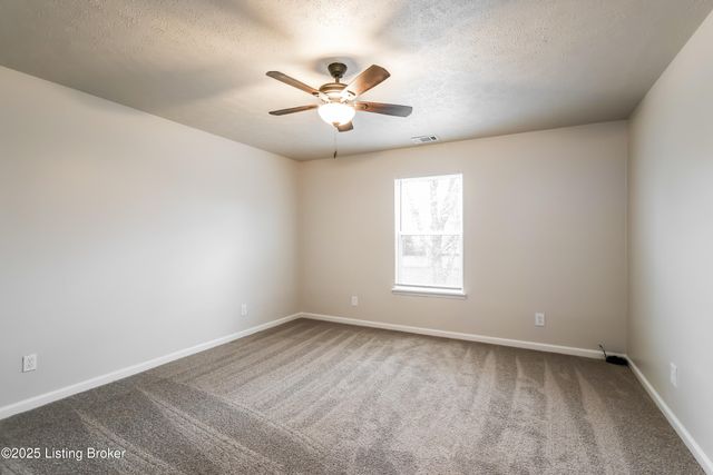 8007 Apple Valley Dr, Louisville, KY 40228