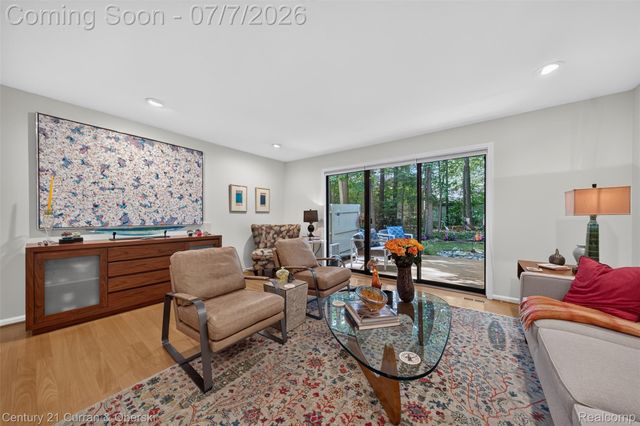 1148 Hillpointe Circle 74, Bloomfield Charter Township, MI 48304