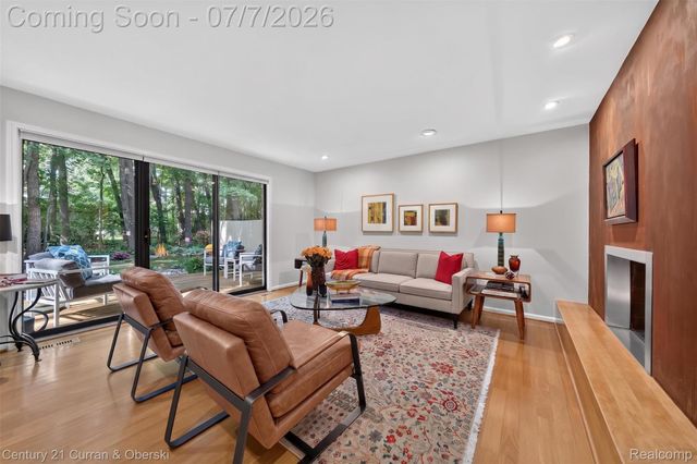 1148 Hillpointe Circle 74, Bloomfield Charter Township, MI 48304