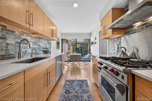 1148 Hillpointe Circle 74, Bloomfield Charter Township, MI 48304