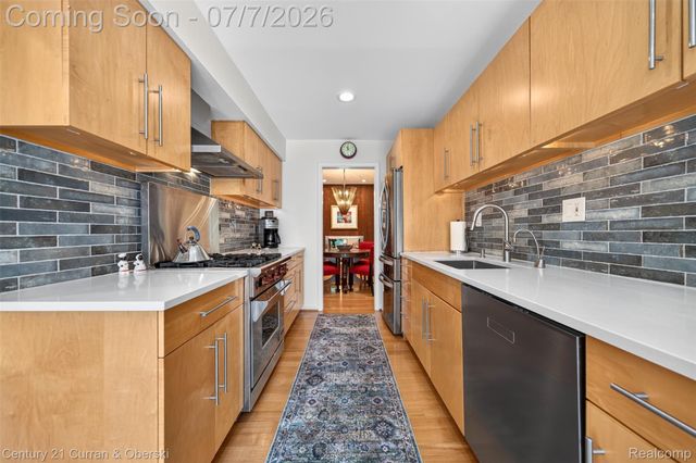 1148 Hillpointe Circle 74, Bloomfield Charter Township, MI 48304