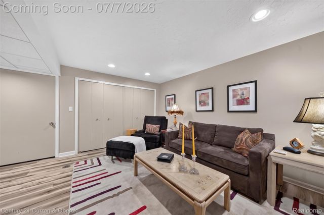 1148 Hillpointe Circle 74, Bloomfield Charter Township, MI 48304