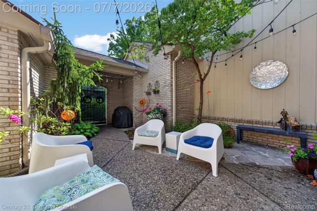 1148 Hillpointe Circle 74, Bloomfield Charter Township, MI 48304