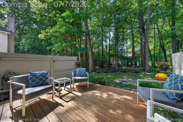 1148 Hillpointe Circle 74, Bloomfield Charter Township, MI 48304